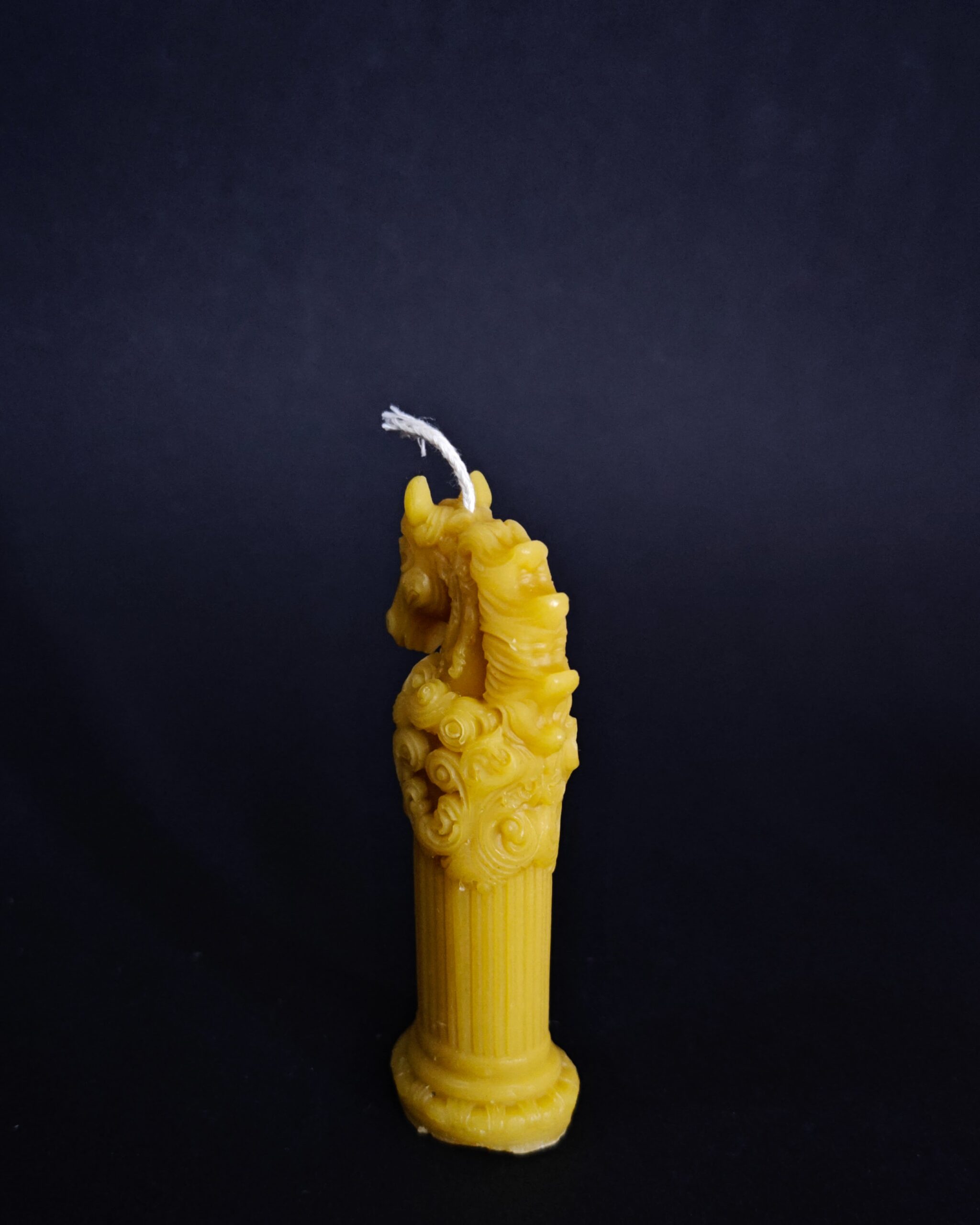 Žvakė Šachmatas Žirgas 2 Žvakė Šachmatas Žirgas 2